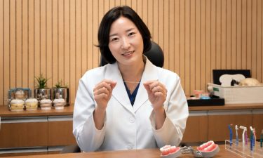 치간칫솔과 치실을 사용해야 하는 이유 | 권수정 원장