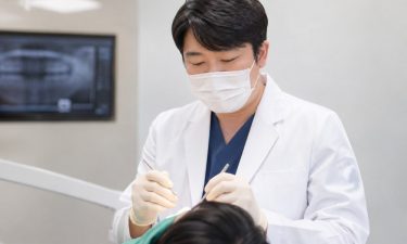 사랑니는 무조건 빼야 하나요? 뽑는 사랑니, 지켜보는 사랑니 | 최유성 원장